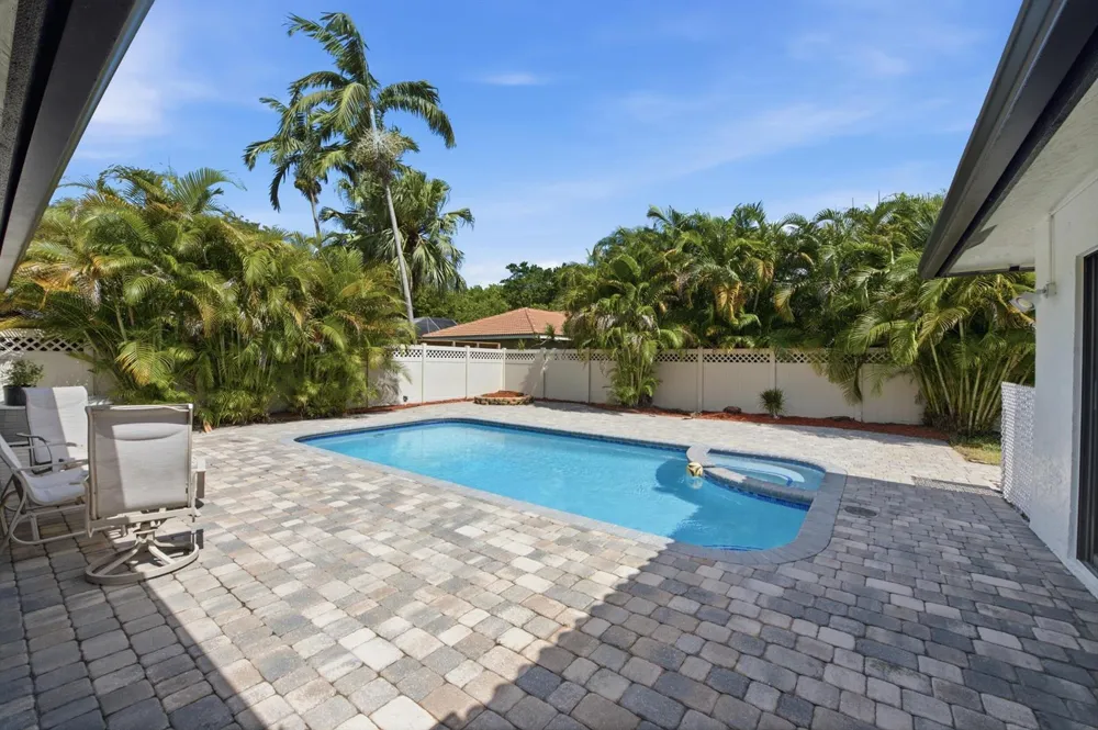 6013 NW 47th Place Coral Springs, FL 33067