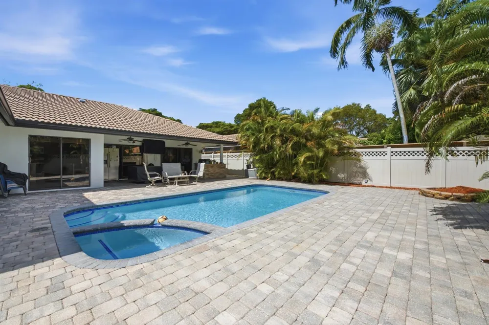 6013 NW 47th Place Coral Springs, FL 33067