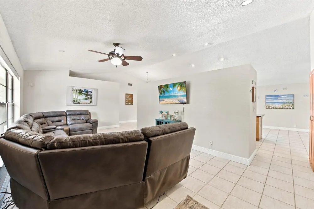 6013 NW 47th Place Coral Springs, FL 33067