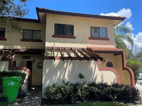 8843 SPRINGTREE LAKES DRIVE