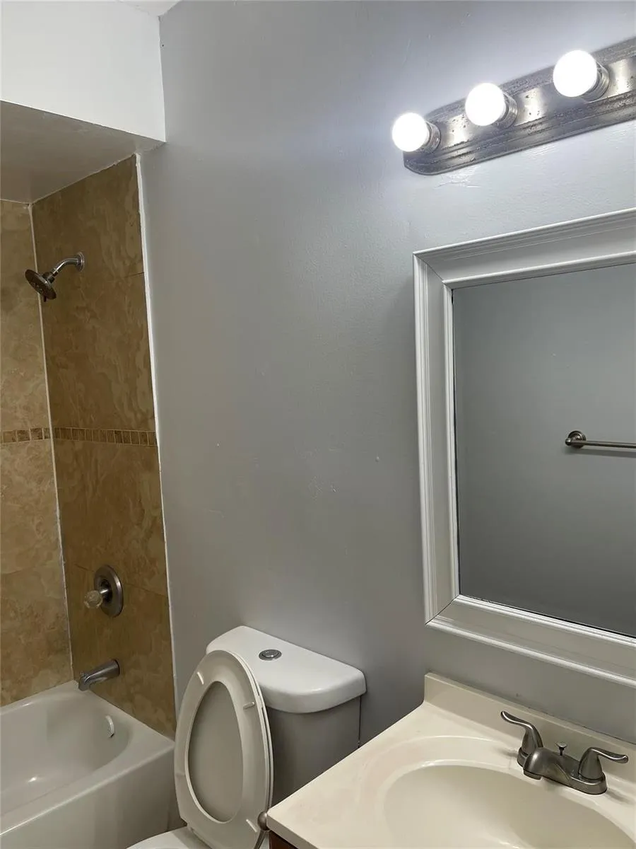 8843 SPRINGTREE LAKES DRIVE Sunrise, FL 33351