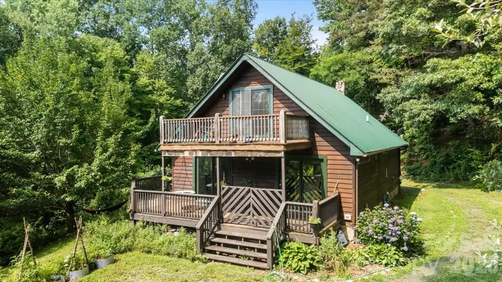 149 Charlie Mac Drive Burnsville, NC 28714
