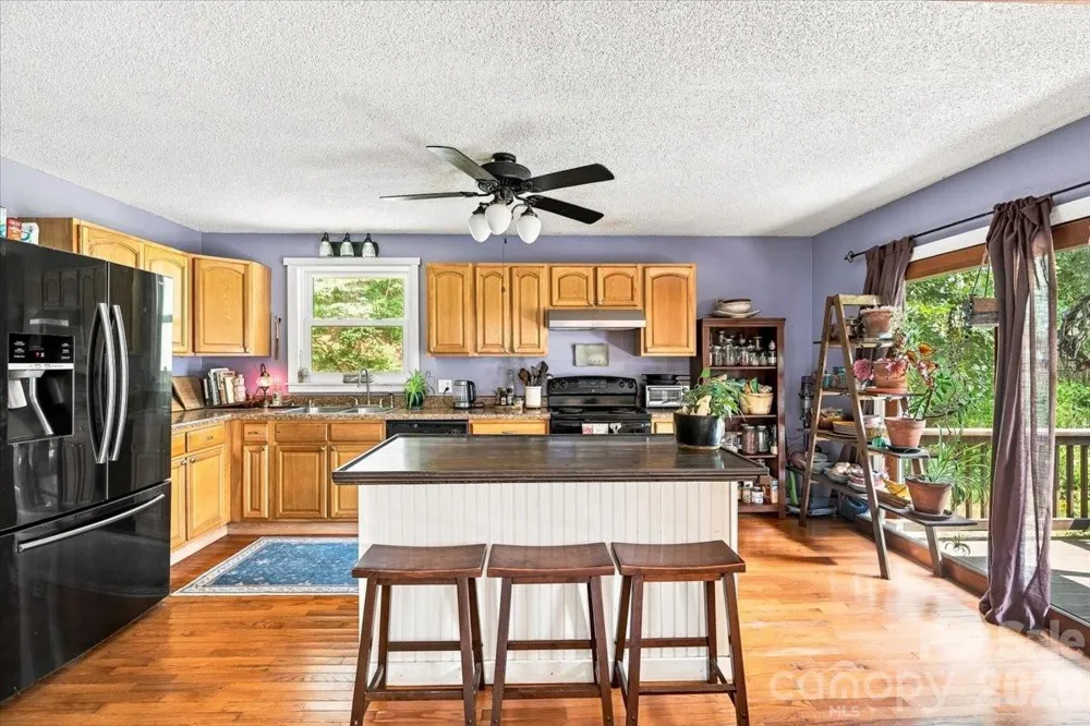149 Charlie Mac Drive Burnsville, NC 28714