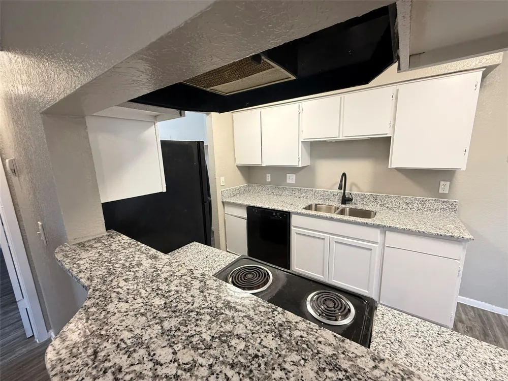 1122 Millview #2704 Arlington, TX 76012