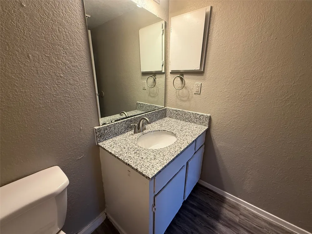 1122 Millview #2704 Arlington, TX 76012