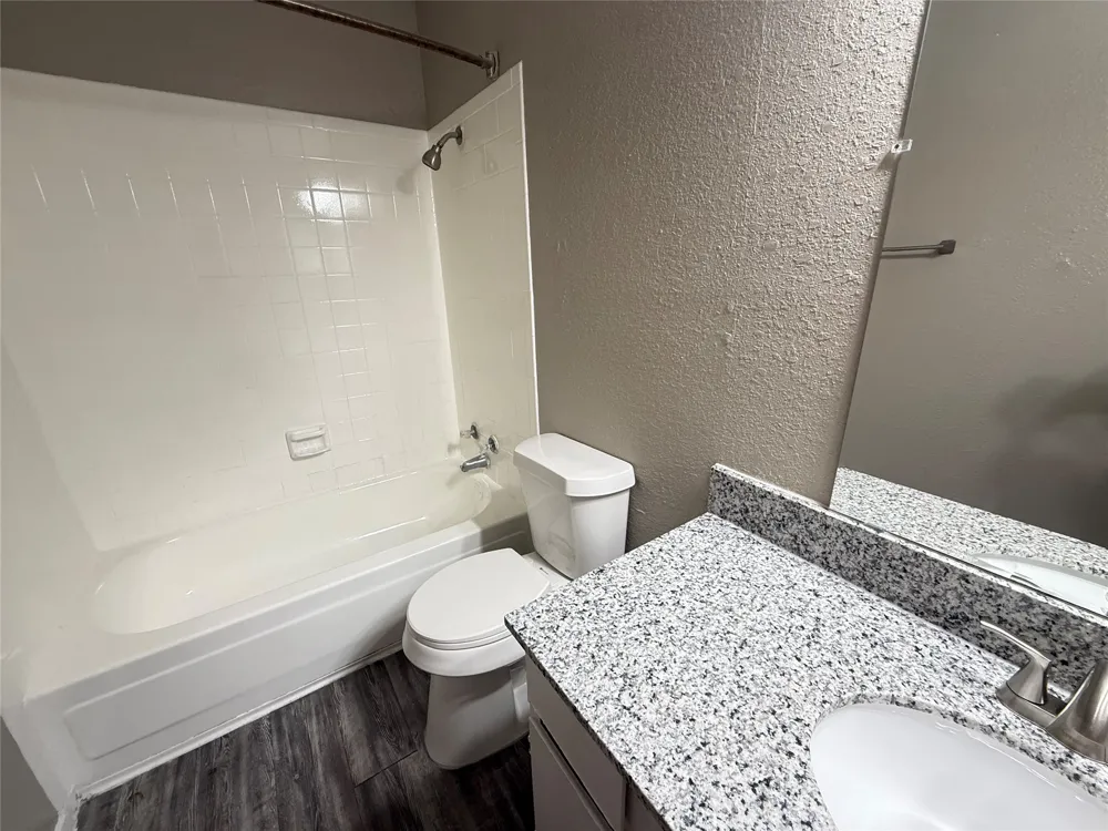 1122 Millview #2704 Arlington, TX 76012