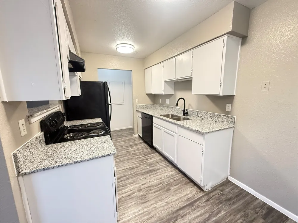 1122 Millview #2704 Arlington, TX 76012