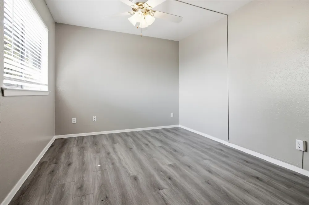 1122 Millview #2704 Arlington, TX 76012