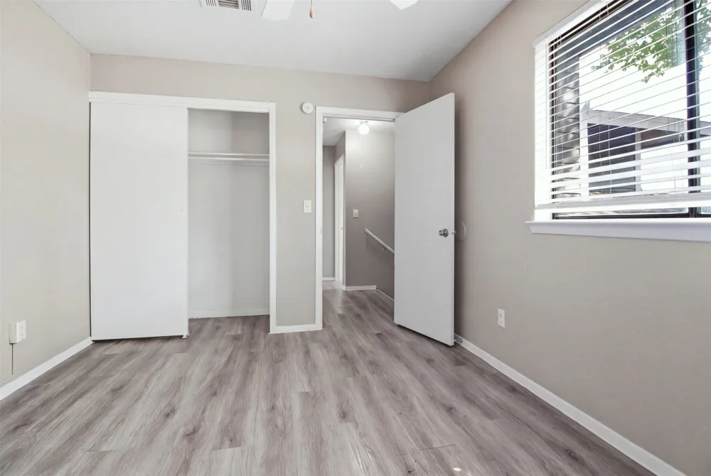 1122 Millview #2704 Arlington, TX 76012