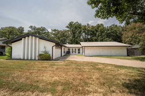 316 Woodcrest Circle