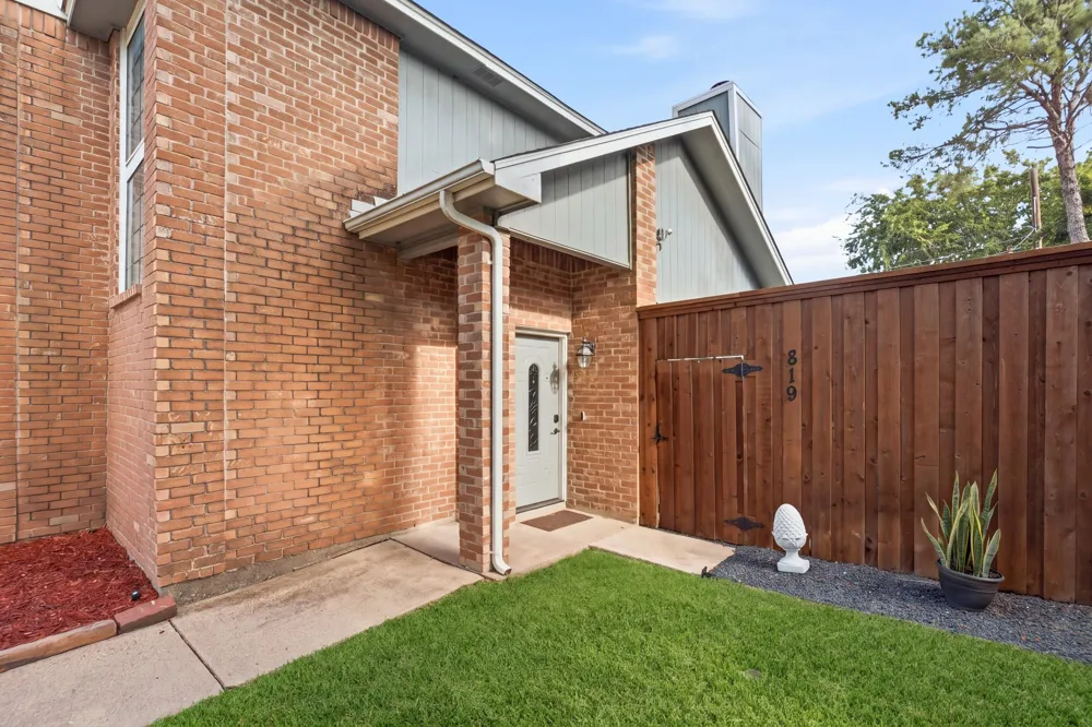 819 Binbrook Drive Mesquite, TX 75149