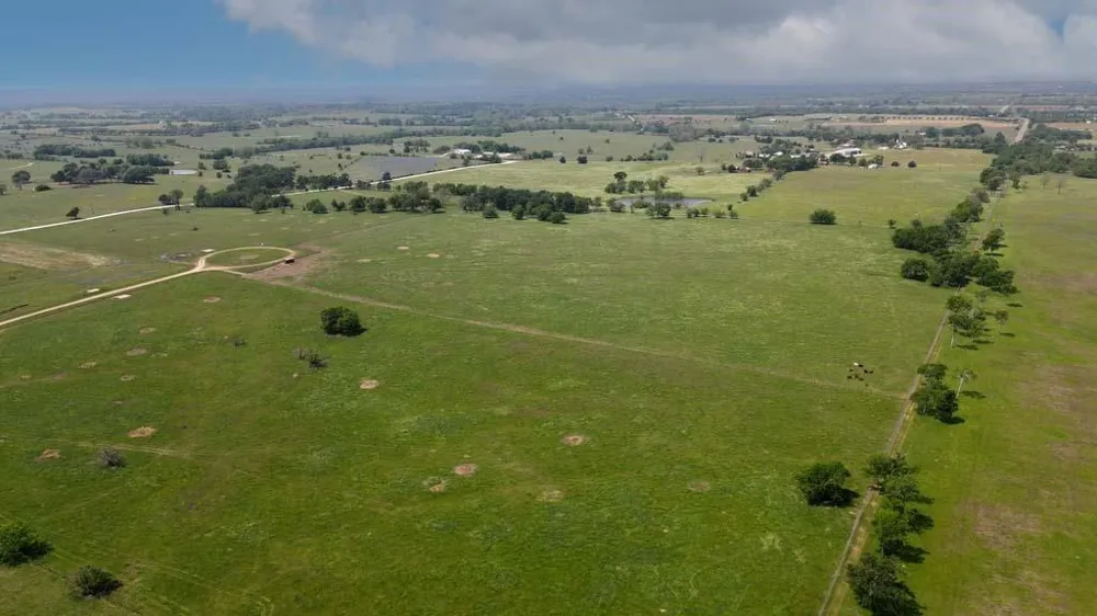 2 Cr 305 Road Navasota, TX 77868