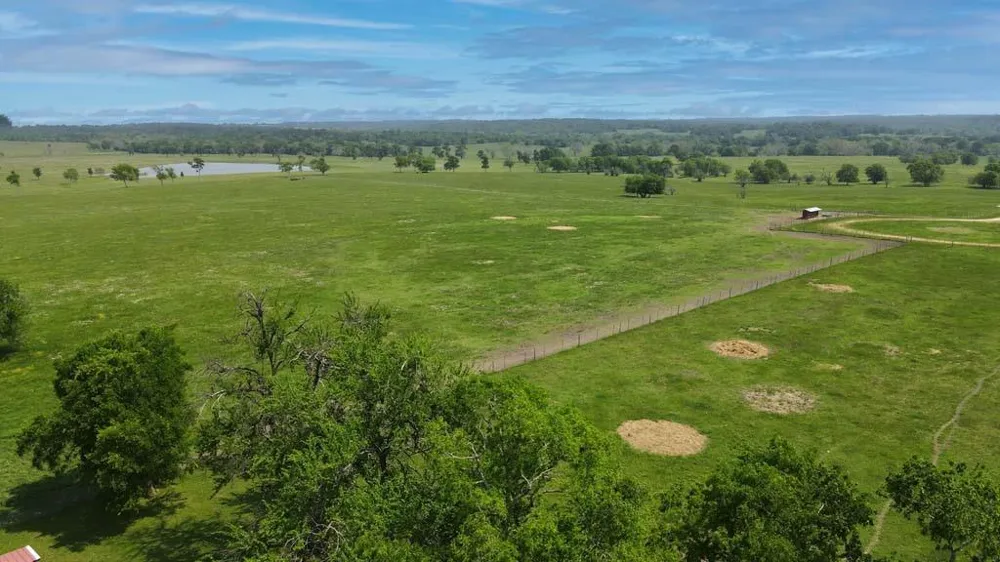 2 Cr 305 Road Navasota, TX 77868