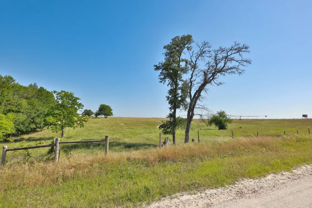 2 Cr 305 Road Navasota, TX 77868