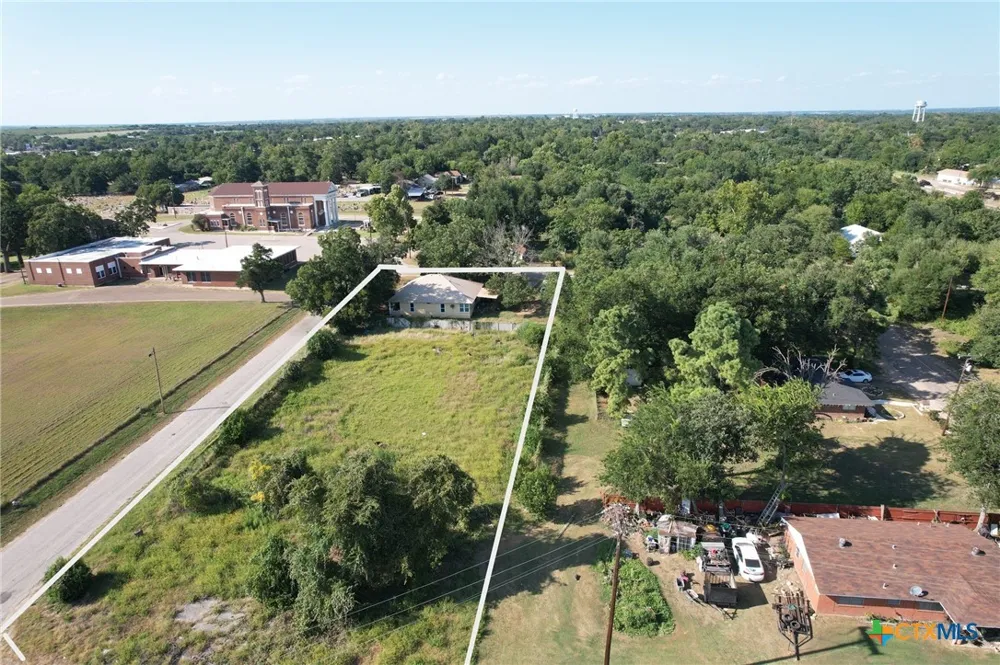 403 S Nolan Cameron, TX 76520