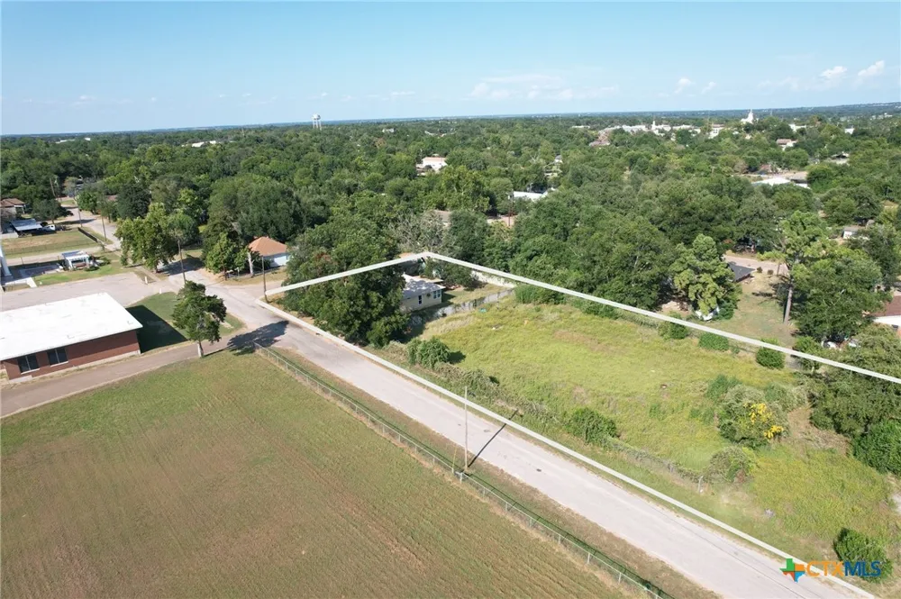 403 S Nolan Cameron, TX 76520