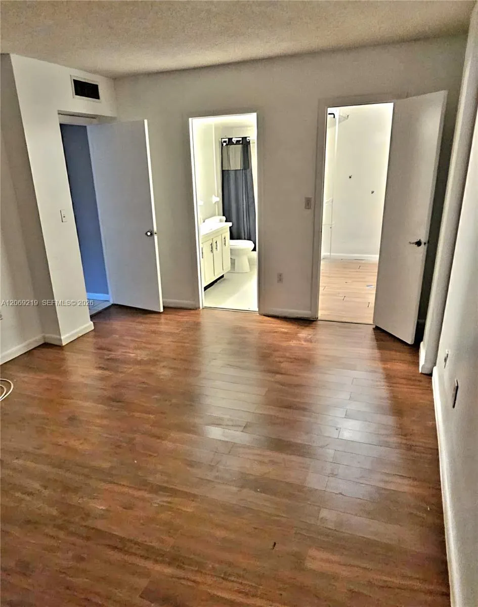 4168 Inverrary Dr #112 Lauderhill, FL 33319