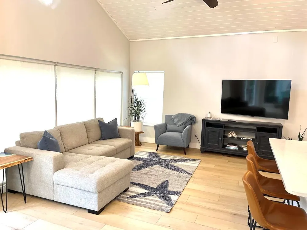 4044 NE Breakwater Drive Jensen Beach, FL 34957