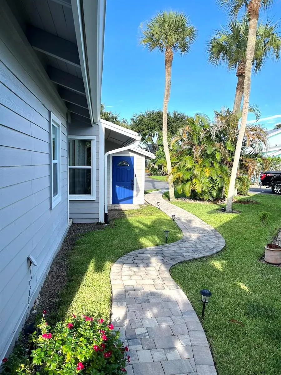 4044 NE Breakwater Drive Jensen Beach, FL 34957