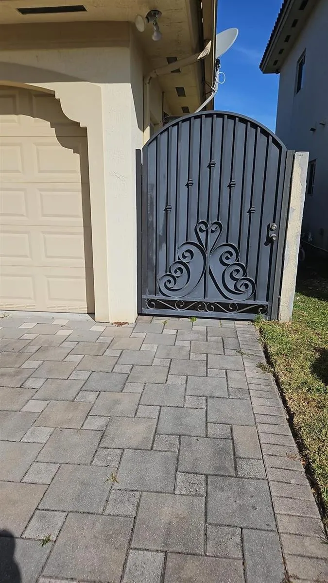 15633 SW 13th Terrace #0 Miami, FL 33194