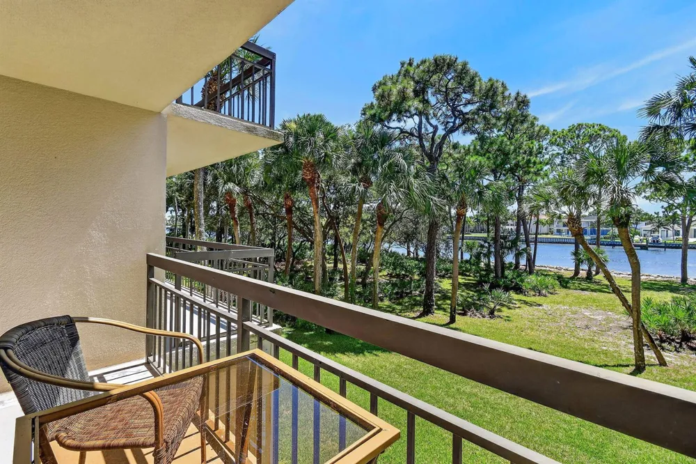 2101 Marina Isle Way #202 Jupiter, FL 33477