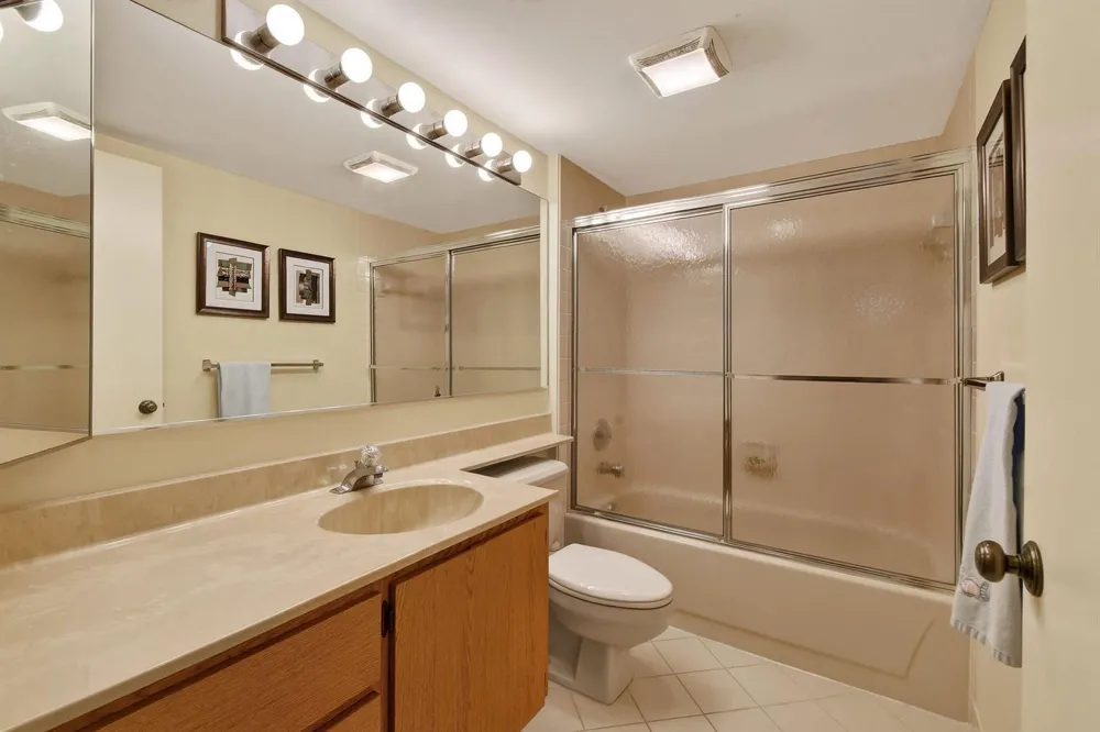 2101 Marina Isle Way #202 Jupiter, FL 33477