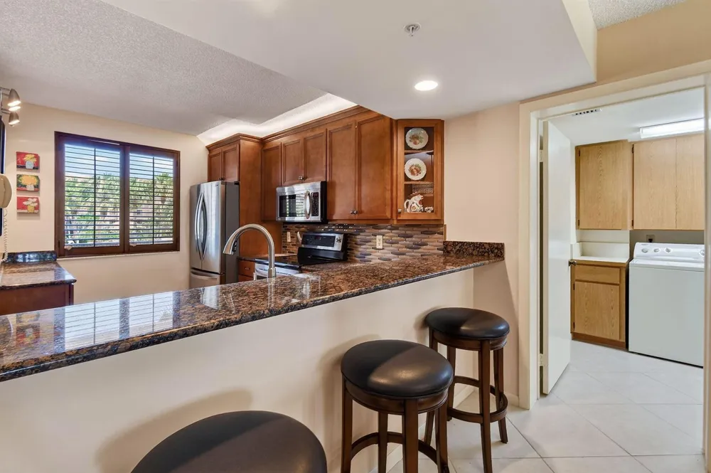 2101 Marina Isle Way #202 Jupiter, FL 33477