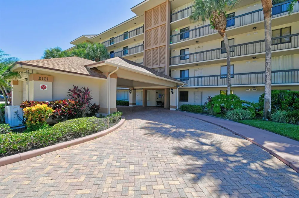 2101 Marina Isle Way #202 Jupiter, FL 33477