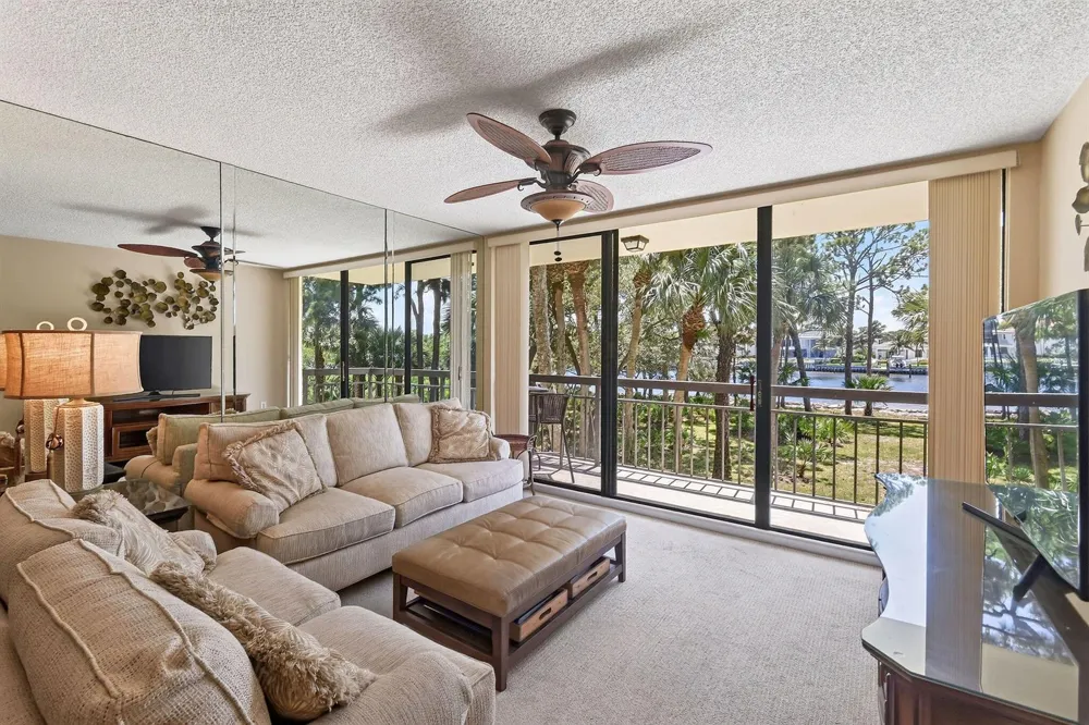 2101 Marina Isle Way #202 Jupiter, FL 33477