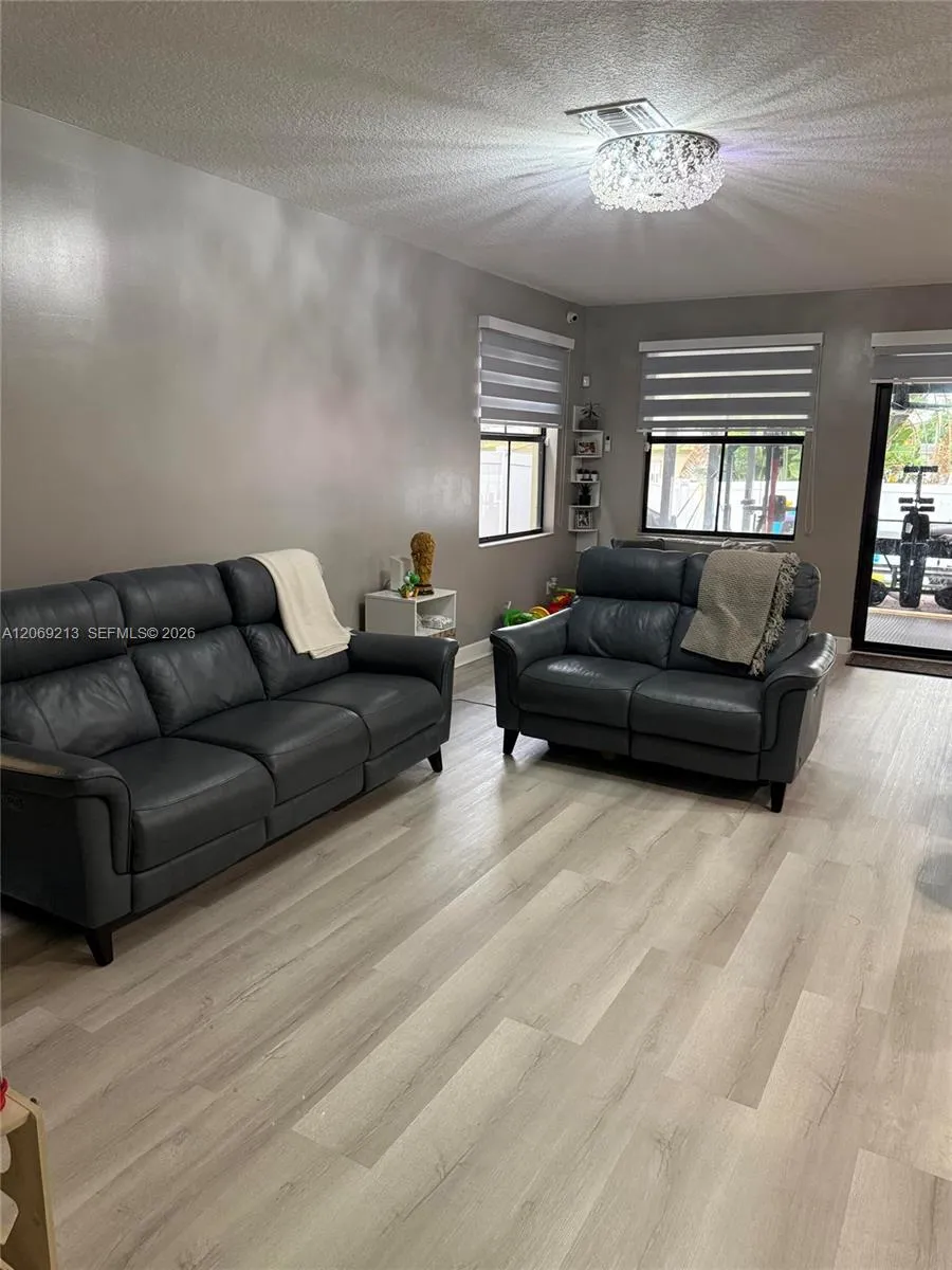 4926 NW 57th Ct Tamarac, FL 33319