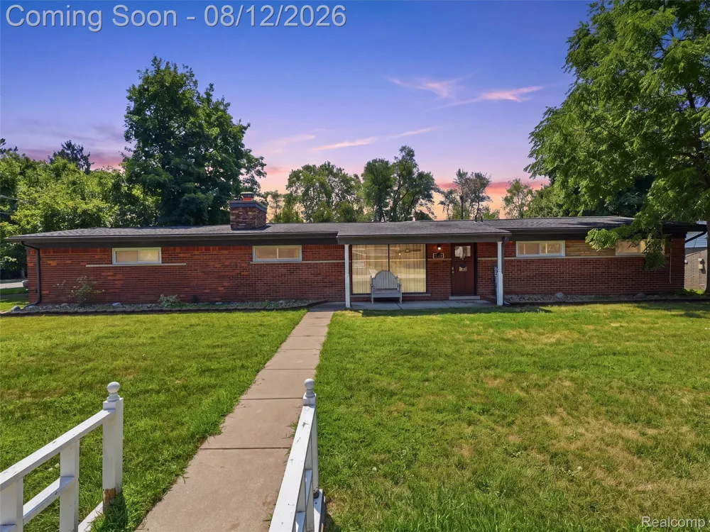 1640 Beverly Boulevard Walled Lake City, MI 48390