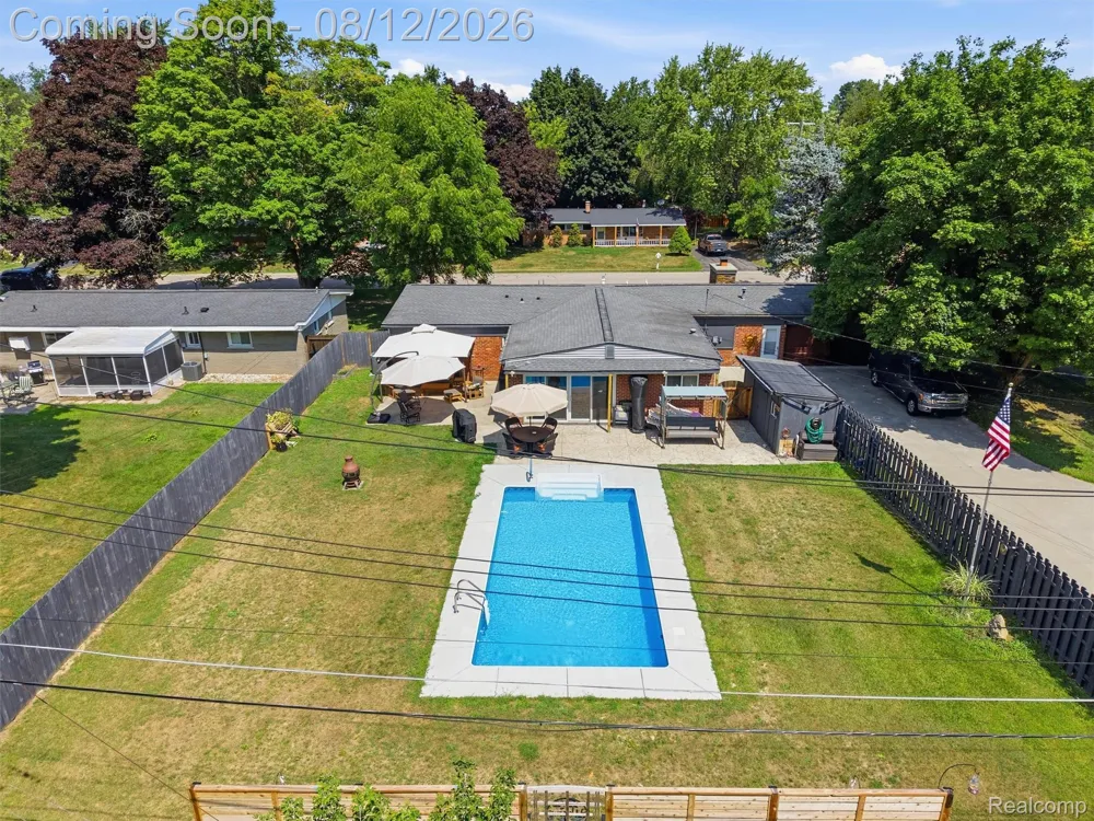 1640 Beverly Boulevard Walled Lake City, MI 48390