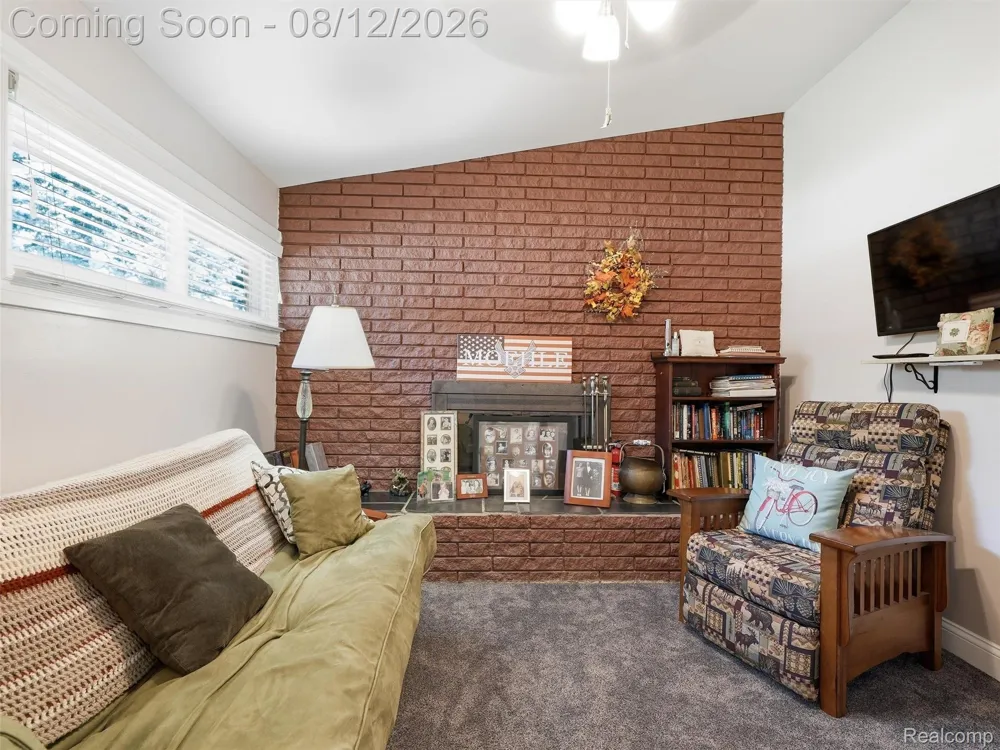 1640 Beverly Boulevard Walled Lake City, MI 48390