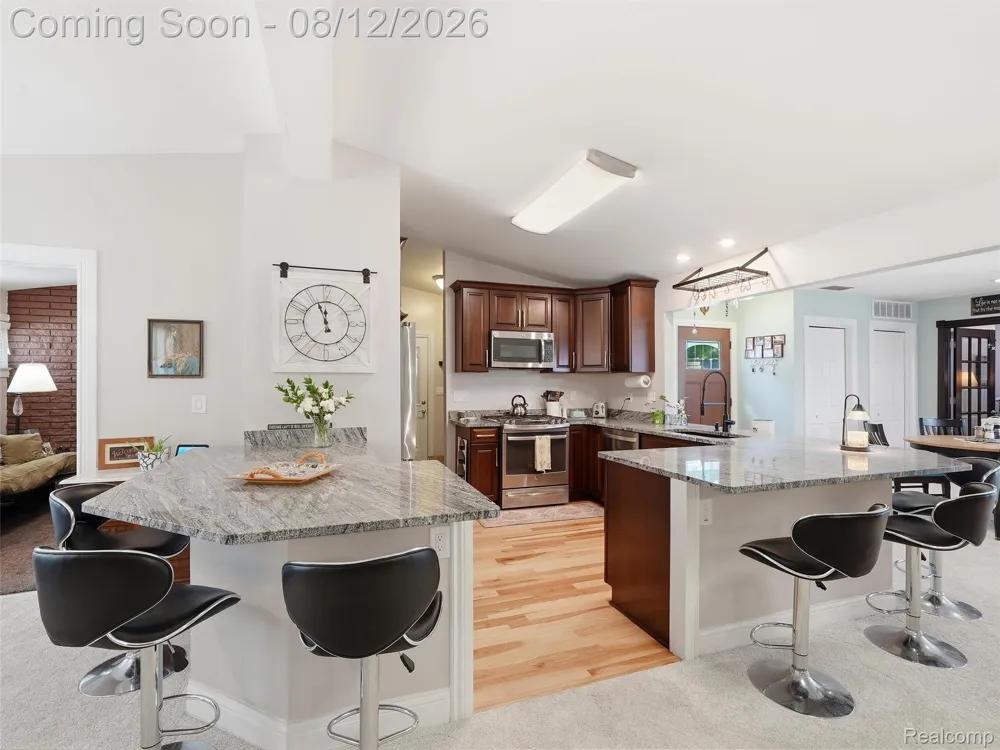 1640 Beverly Boulevard Walled Lake City, MI 48390