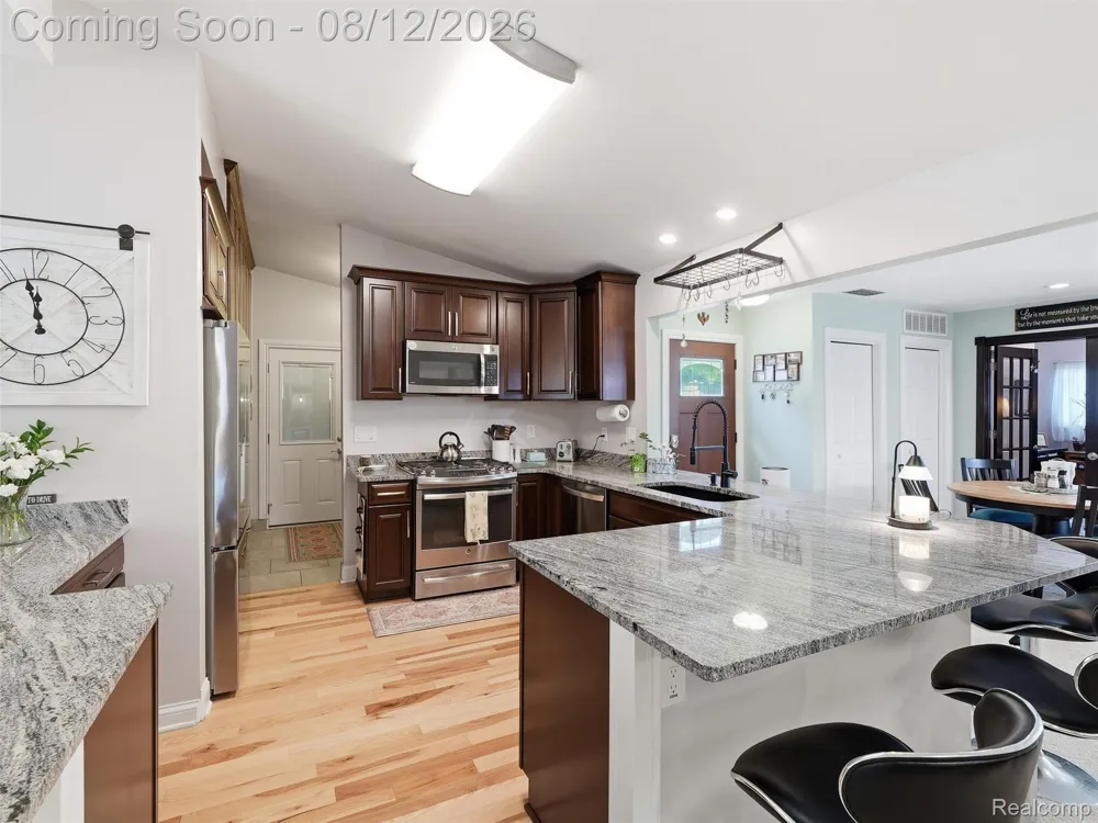 1640 Beverly Boulevard Walled Lake City, MI 48390