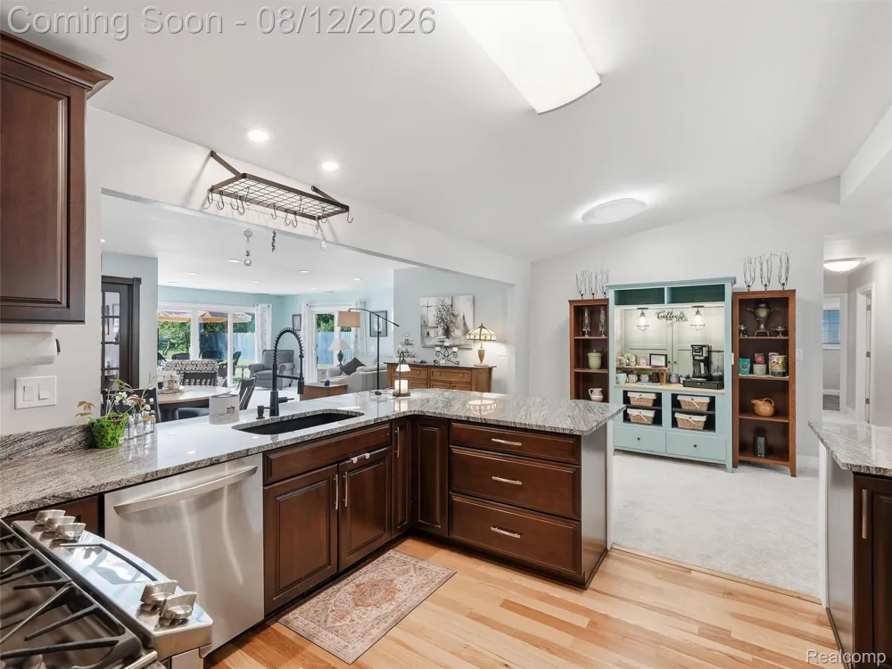 1640 Beverly Boulevard Walled Lake City, MI 48390