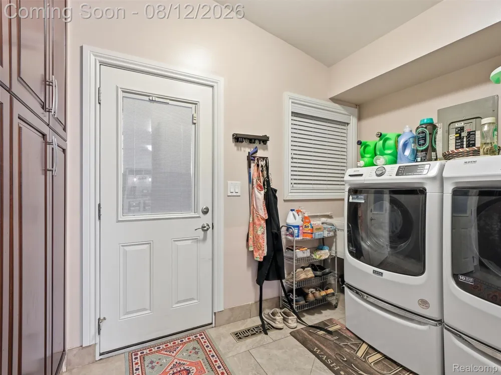 1640 Beverly Boulevard Walled Lake City, MI 48390