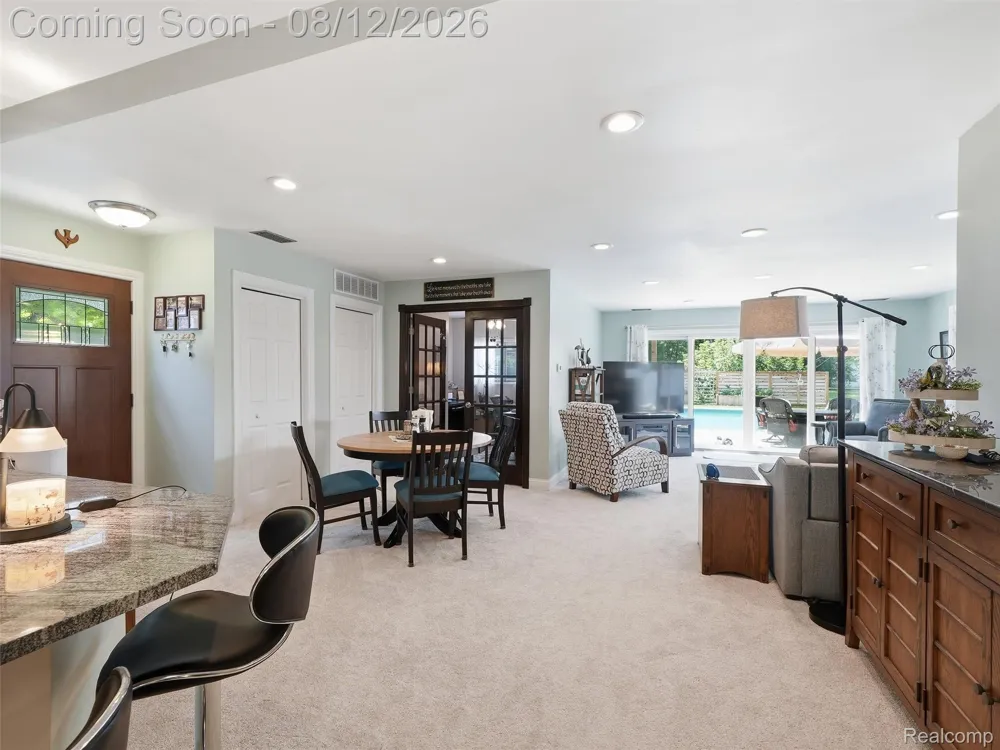 1640 Beverly Boulevard Walled Lake City, MI 48390