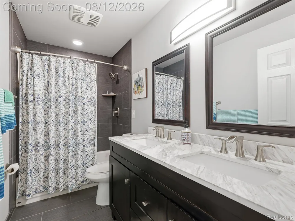 1640 Beverly Boulevard Walled Lake City, MI 48390