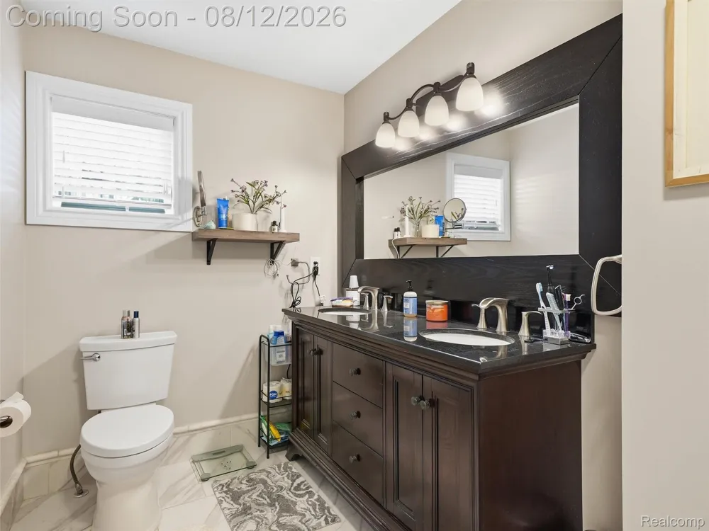 1640 Beverly Boulevard Walled Lake City, MI 48390