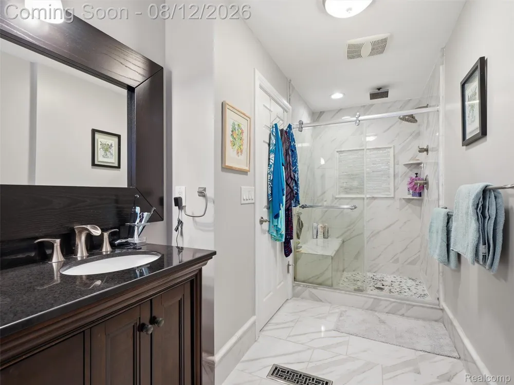 1640 Beverly Boulevard Walled Lake City, MI 48390