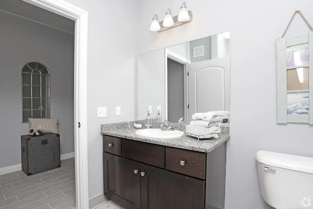 8249 W Annsbury Circle Shelby Charter Township, MI 48316