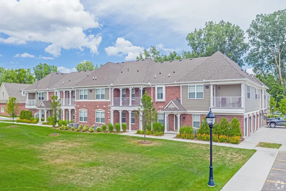 8249 W Annsbury Circle Shelby Charter Township, MI 48316