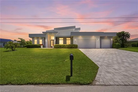 3709 SW 15th Place