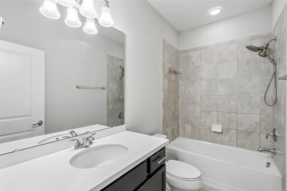 588 PIAZZA POINT Oviedo, FL 32765