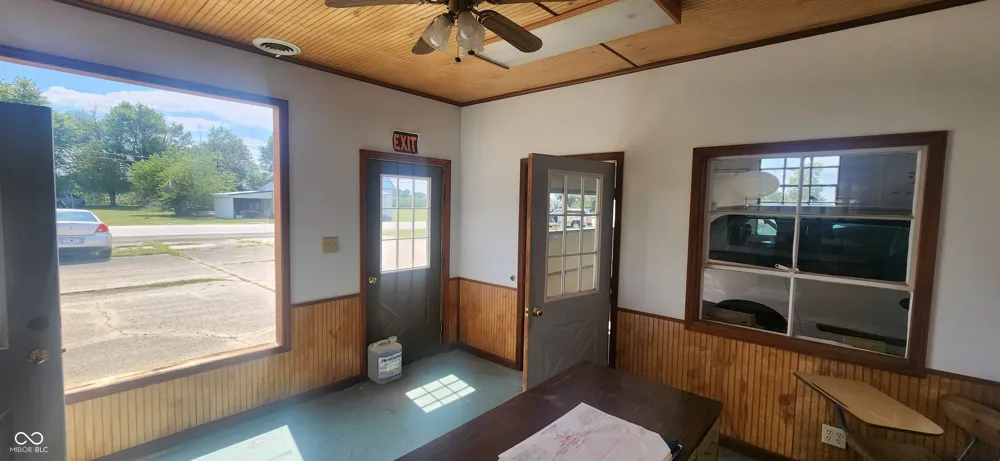 4394 E Us Highway 52 Road Rushville, IN 46173