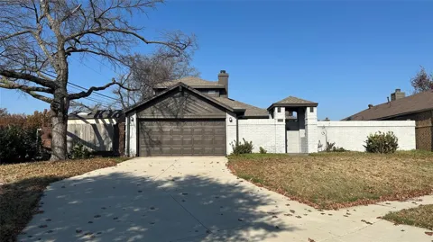 3925 Capricorn Court
