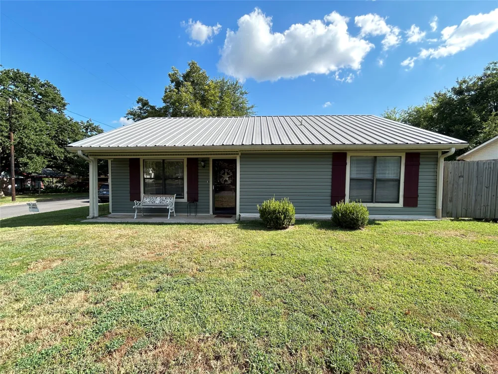 601 Locust Street S Sulphur Springs, TX 75482