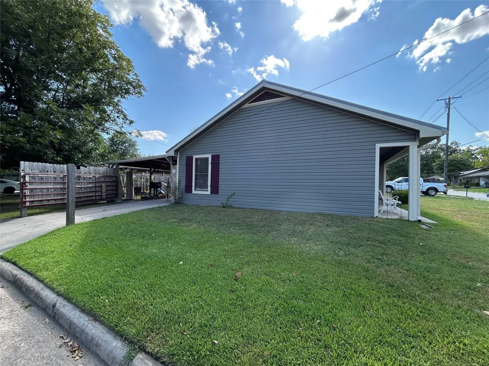 601 Locust Street S Sulphur Springs, TX 75482