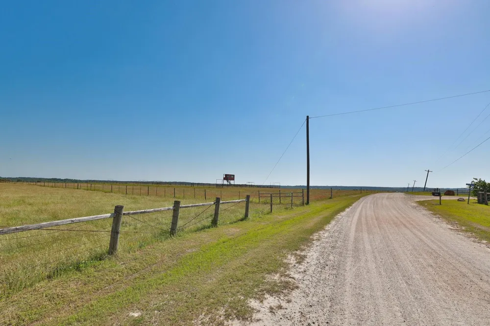 3 Cr 305 Road Navasota, TX 77868